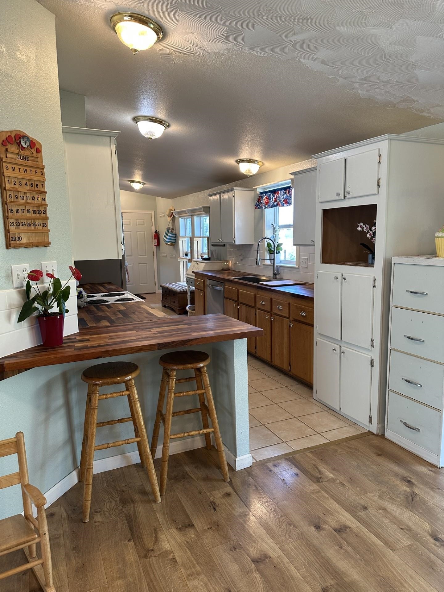 Property Photo: 9307 N Harvard Rd WA 99025