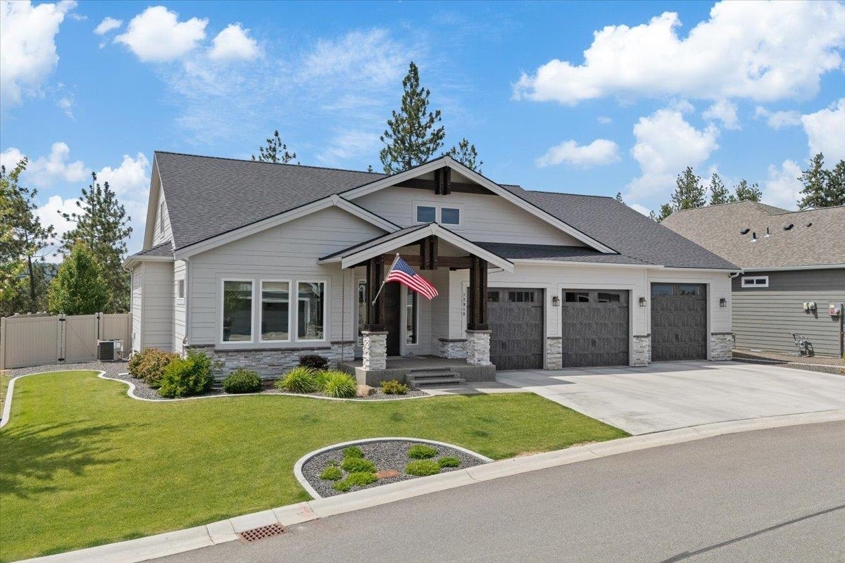 Property Photo: 12918 E San Juan Ln WA 99206