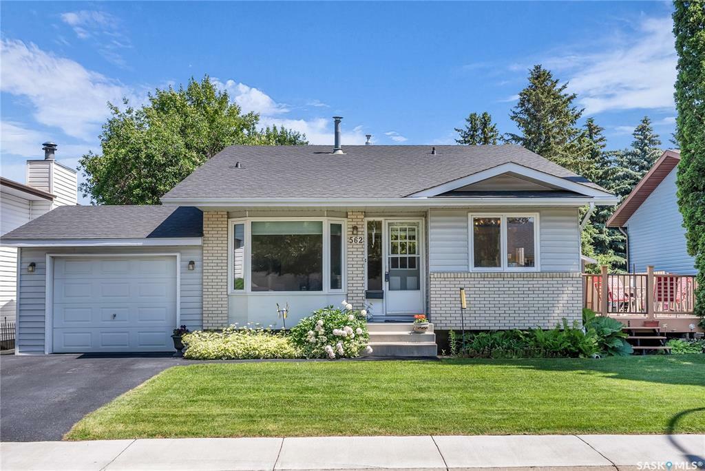 Property Photo: 562 Wollaston Terrace SK S7J 4H2