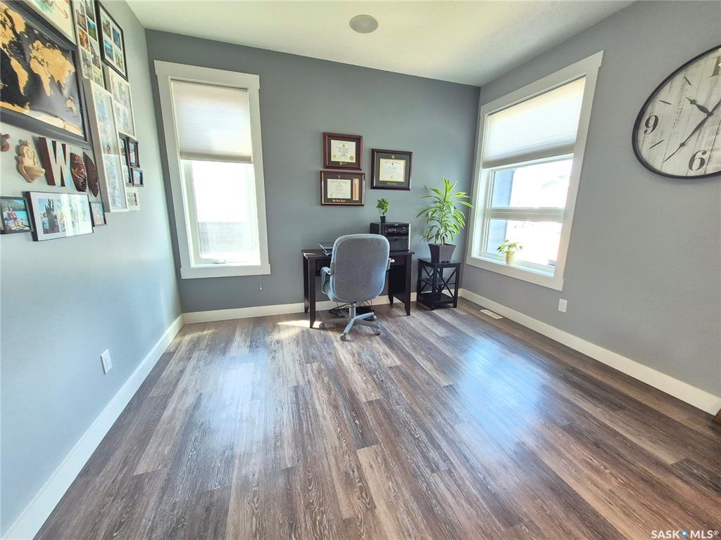 Property Photo:  836 McTaggart Drive  SK S4H 3M6 