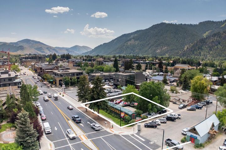 Property Photo: 280 E 6th St ID 83340