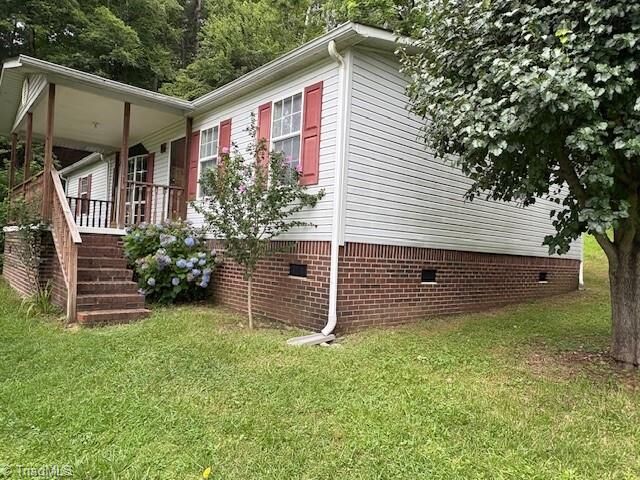 Property Photo:  884 N Old Nc Highway 16  NC 28651 