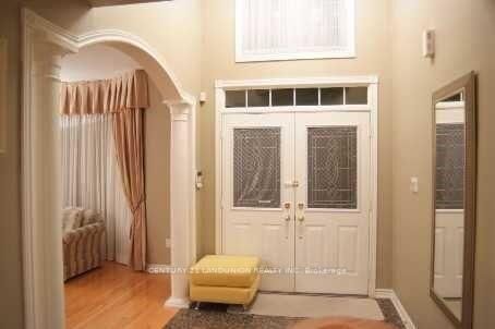 Property Photo:  81 Green Meadows Circle N  ON M2J 5G6