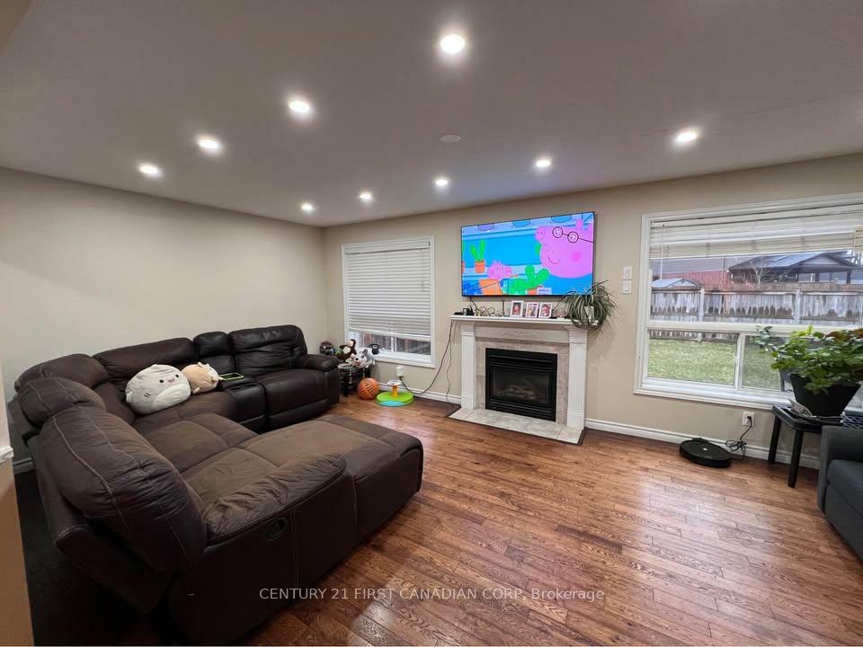 Property Photo: 2317 Yellowbirch Way ON N6G 0L2