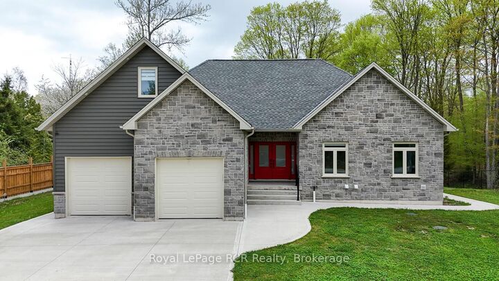 Property Photo:  10 Frederick Street E  ON N0H 2G0 
