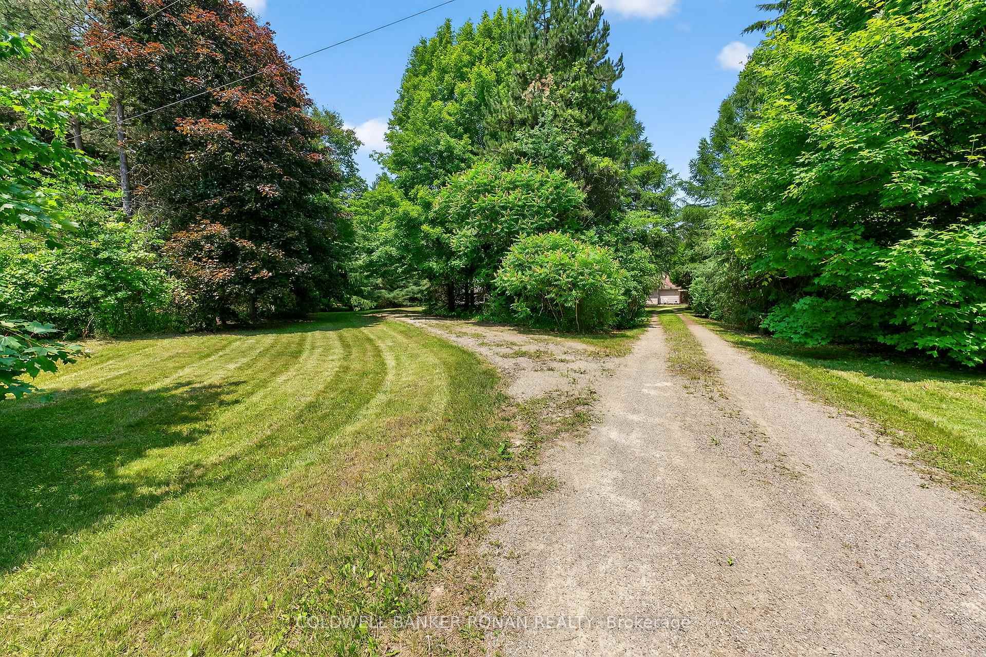 Property Photo: 388055 Mono Center Road ON L9W 6V8