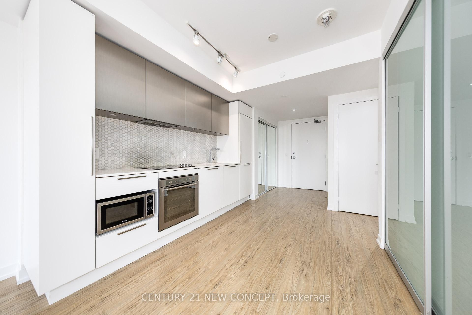 Property Photo: 85 Wood Street 1601 ON M4Y 0E8