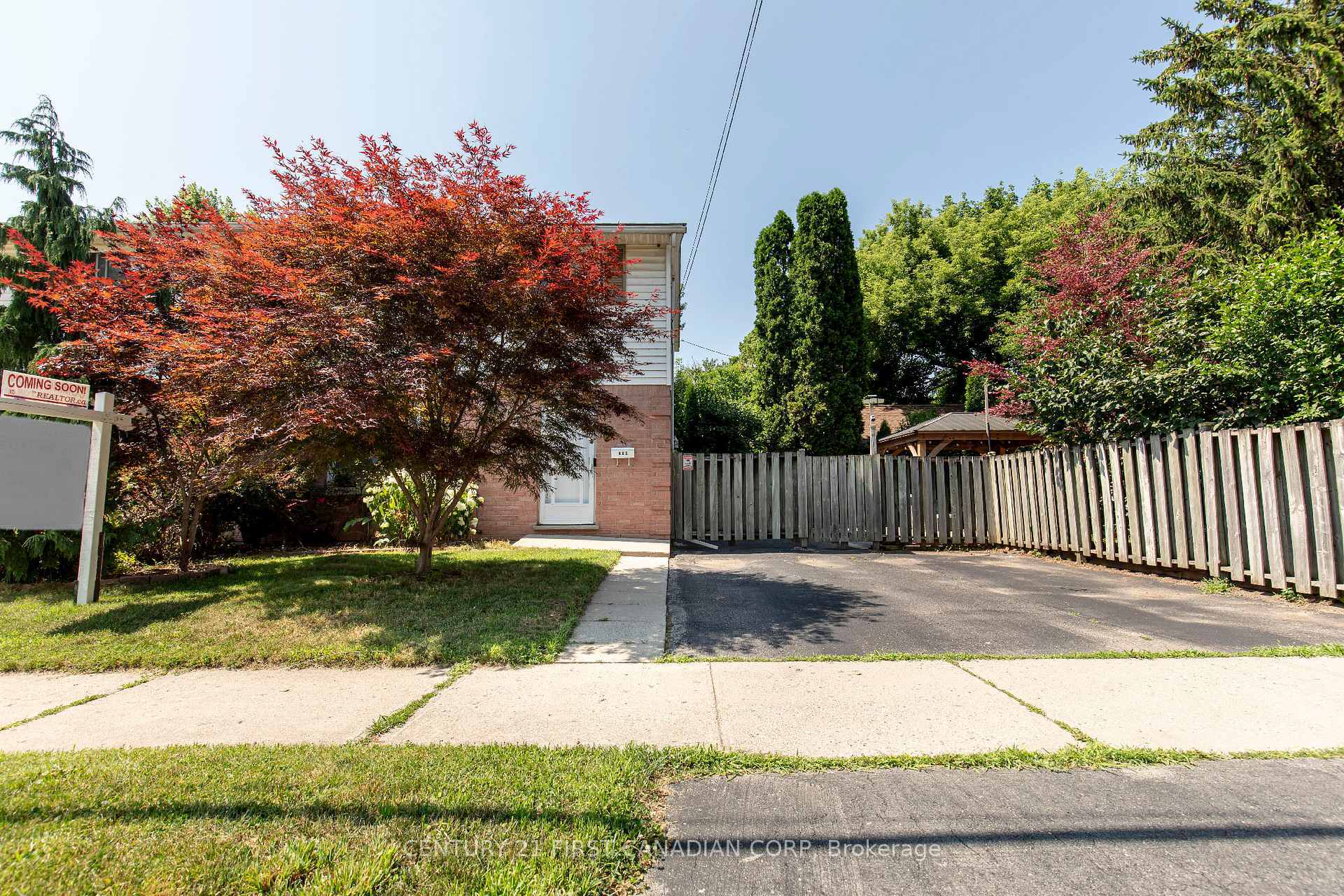 Property Photo:  862 Trafalgar Street  ON N5Z 4W4 