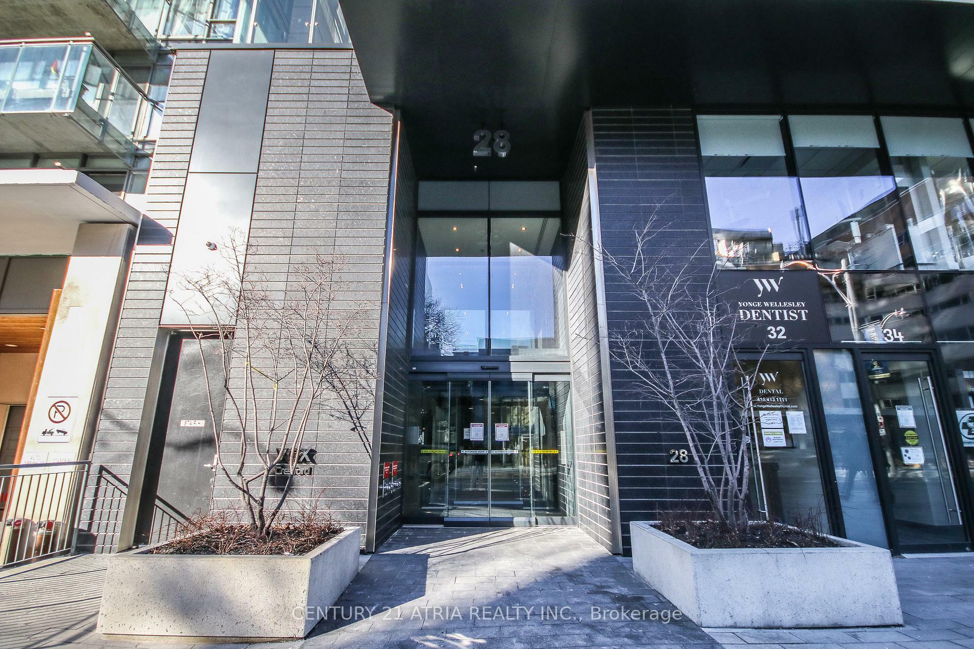 Property Photo: 28 Wellesley Street E 2310 ON M4Y 0C4