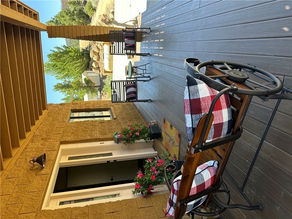 Property Photo: 6827 E Knob Hill Drive AZ 86401