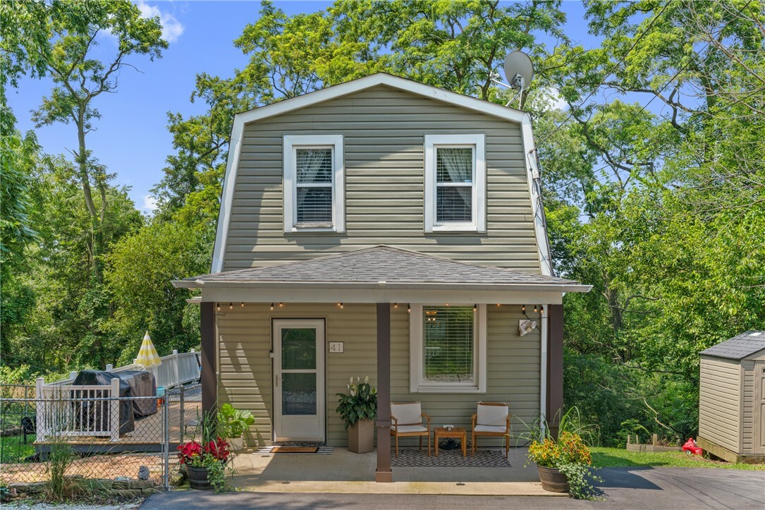 Property Photo: 41 Herbst Rd PA 15108