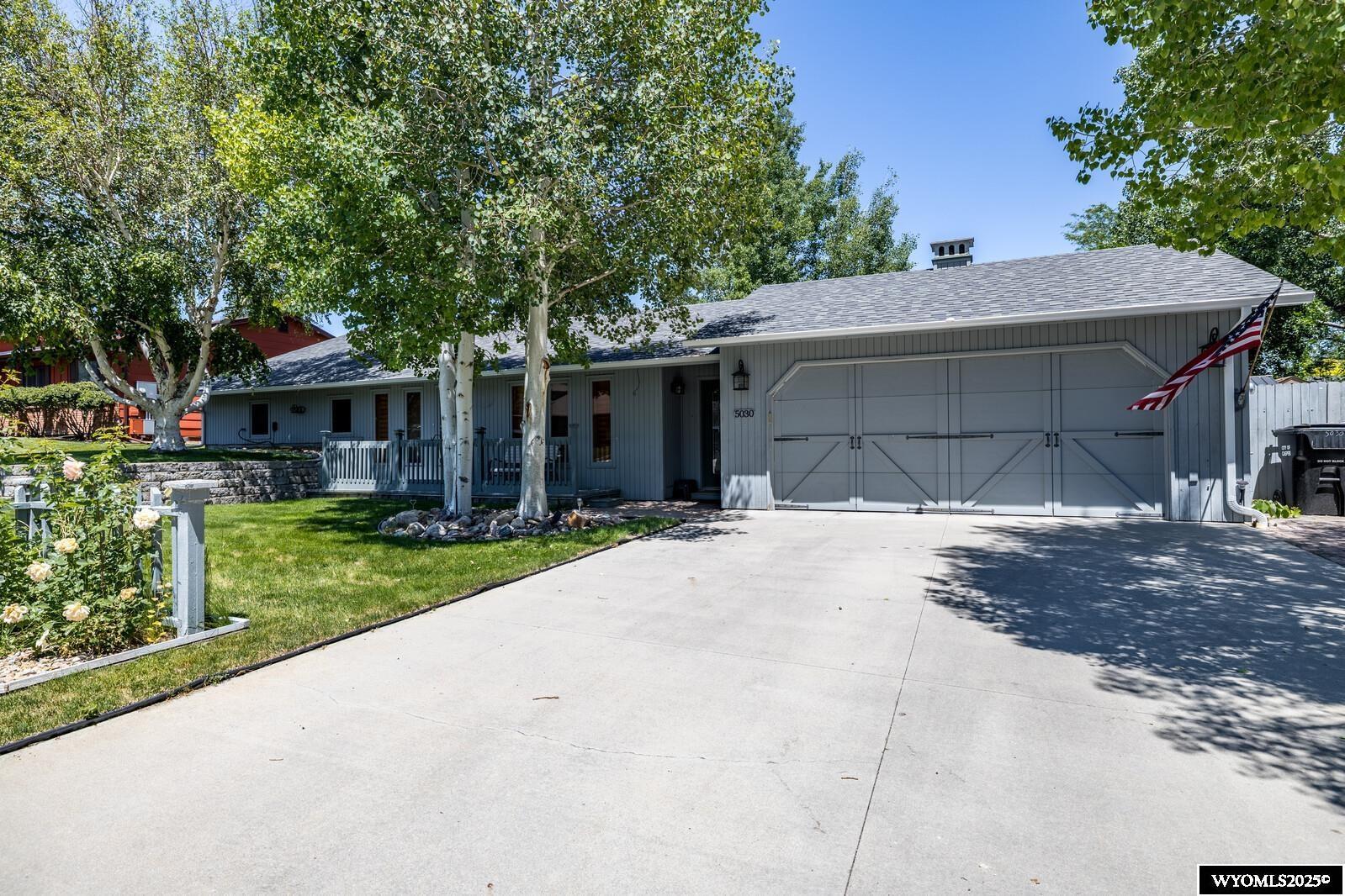 Property Photo: 5030 E 16th WY 82609