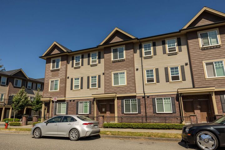 2530 Janzen Street 4 — photo 1