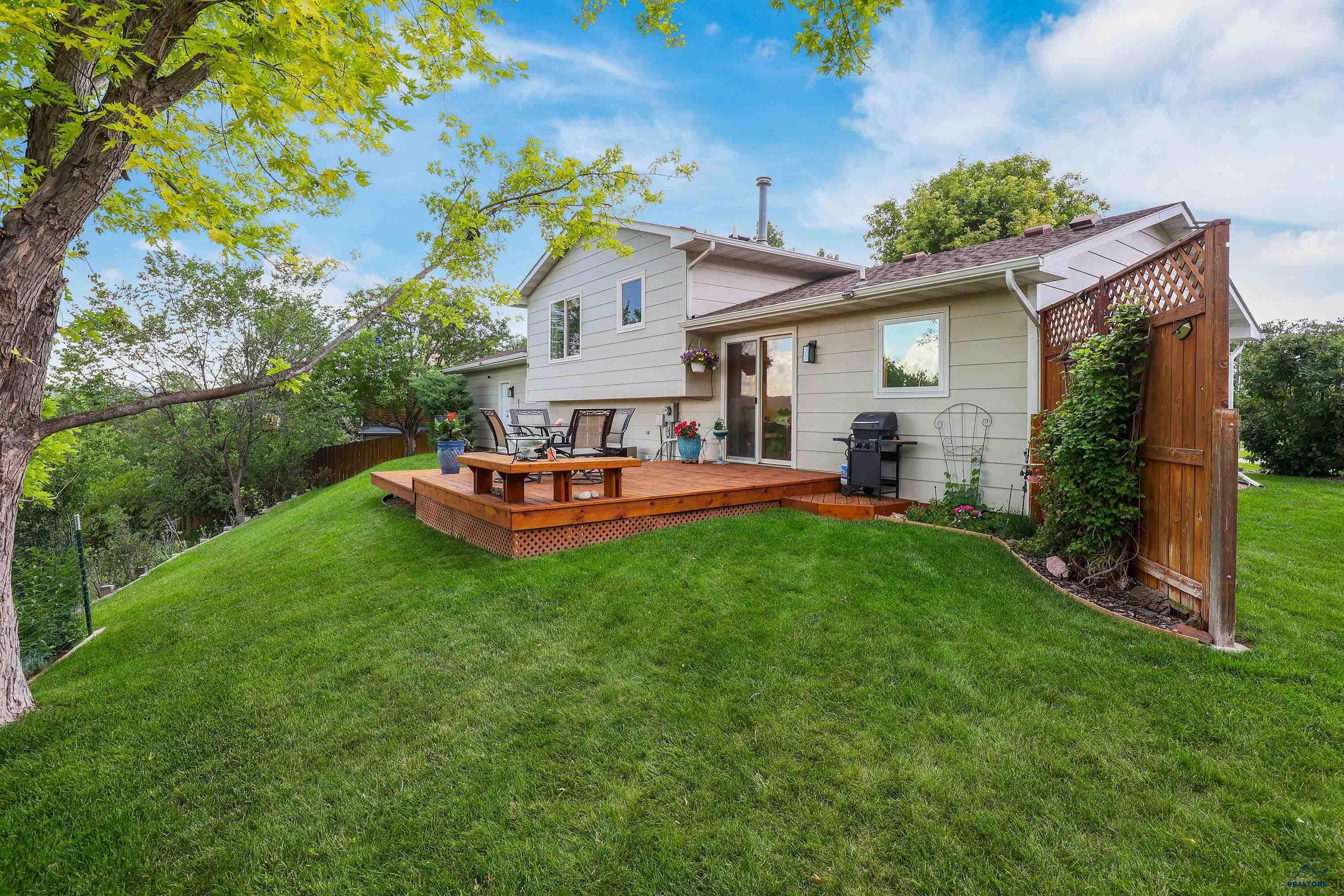 Property Photo: 2831 Minnewasta Pl SD 57702