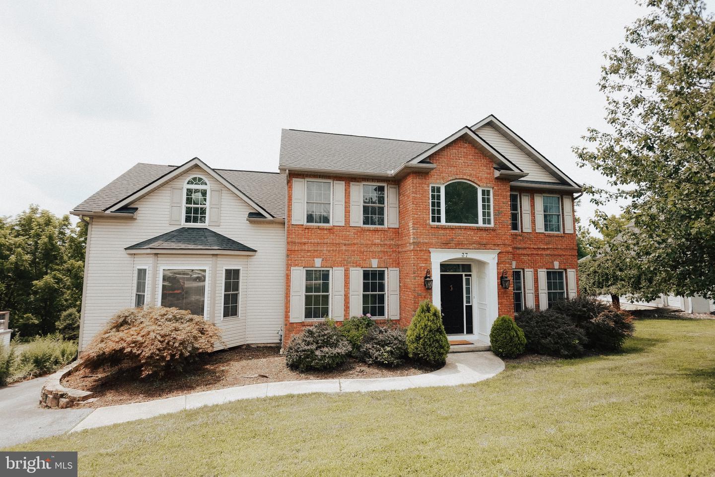 Property Photo: 37 Sycamore Drive PA 19606