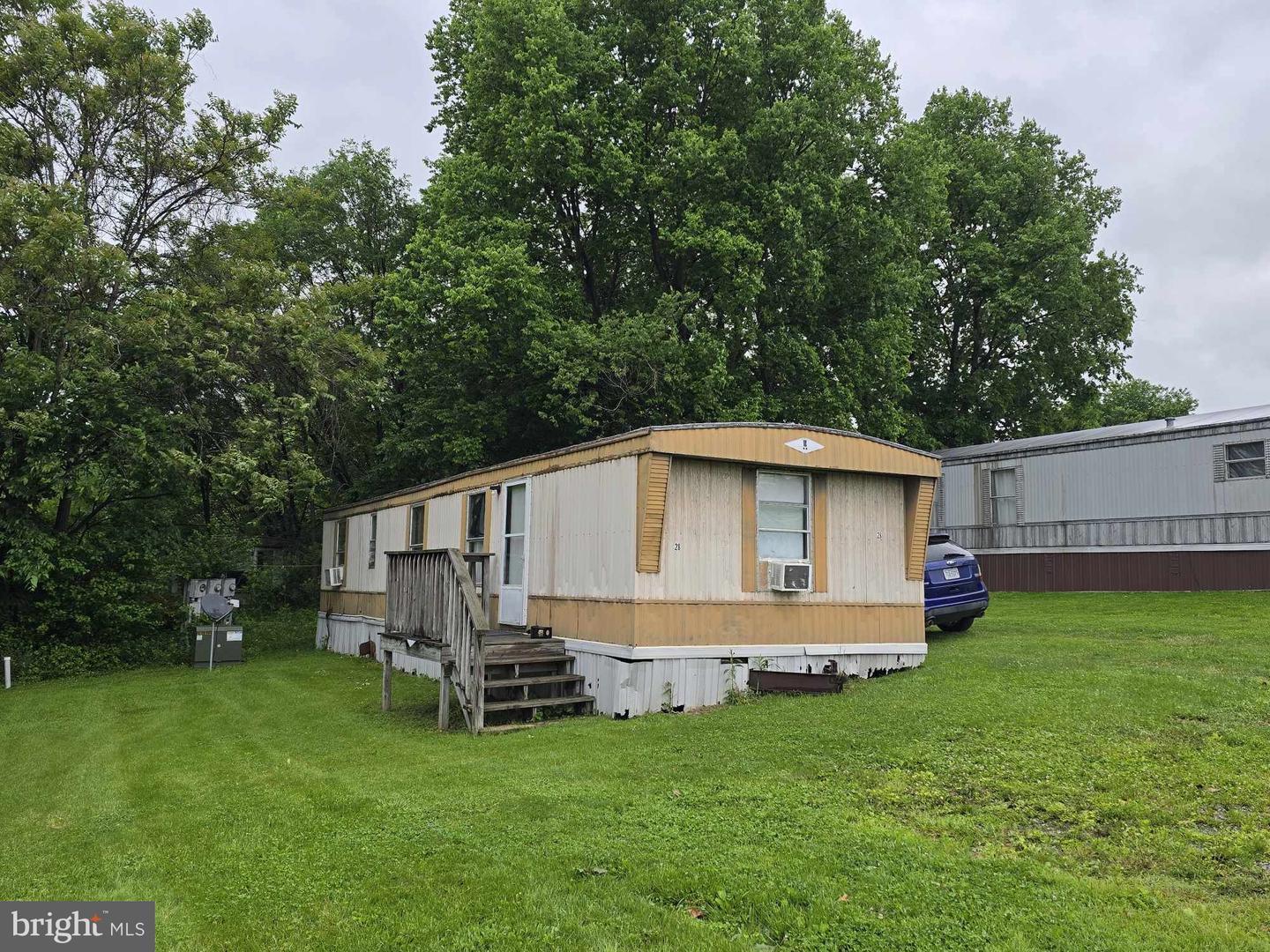 Property Photo: 5210 W Central Avenue WV 25422