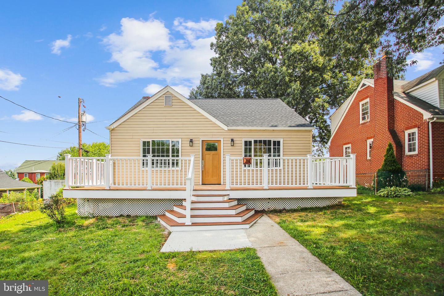 Property Photo:  200 Charles Street  MD 21225 