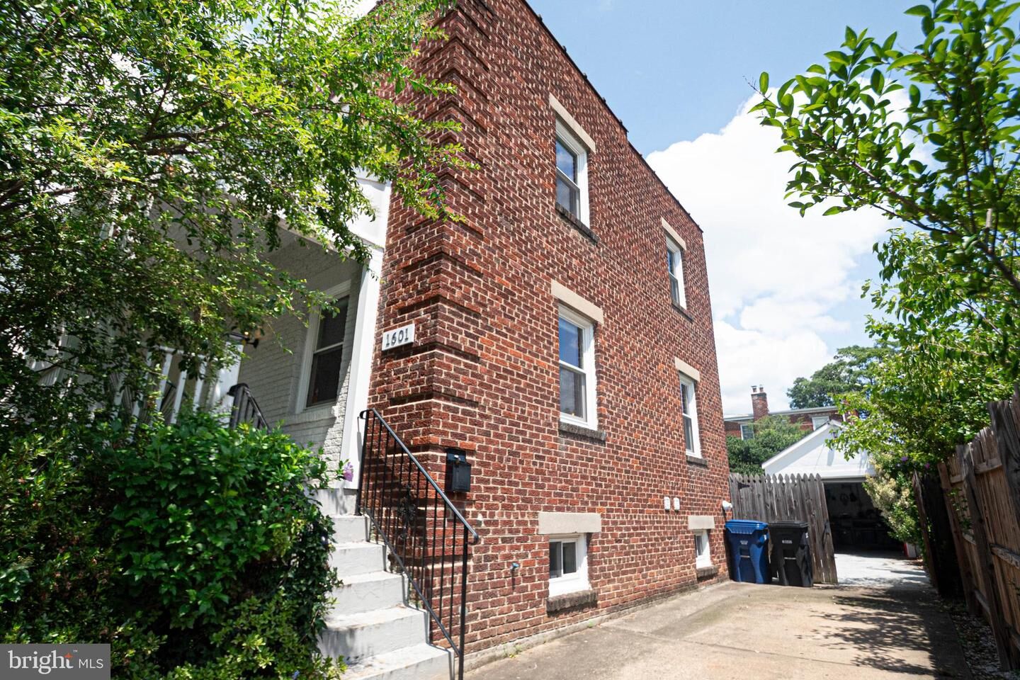 Property Photo: 1601 Boyle Street VA 22314