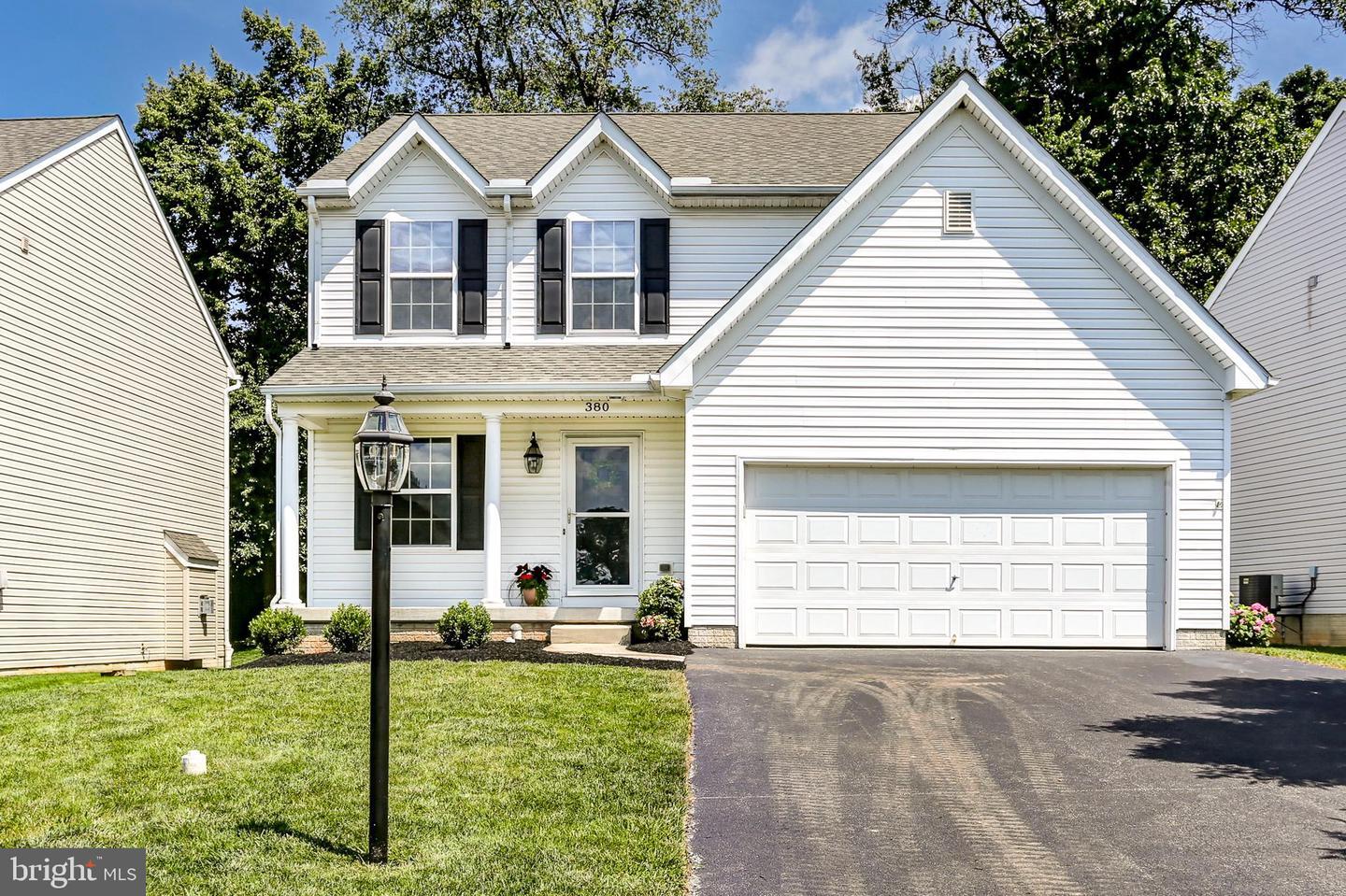 Property Photo: 380 Sunbury Way PA 17356
