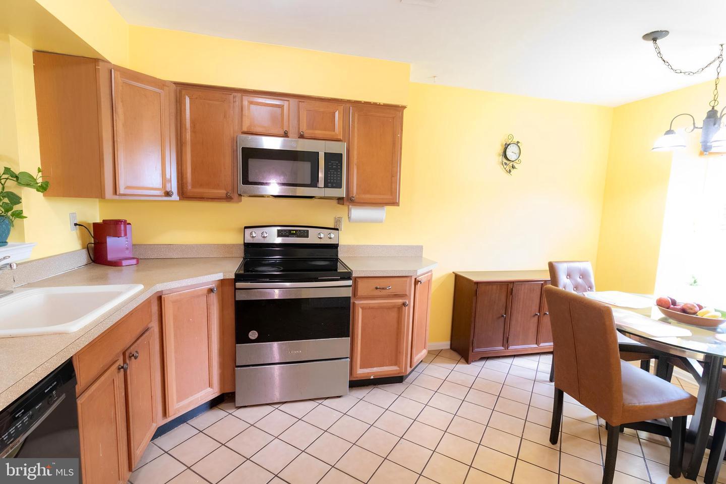 Property Photo:  123 Caernarvon Court  PA 19341 