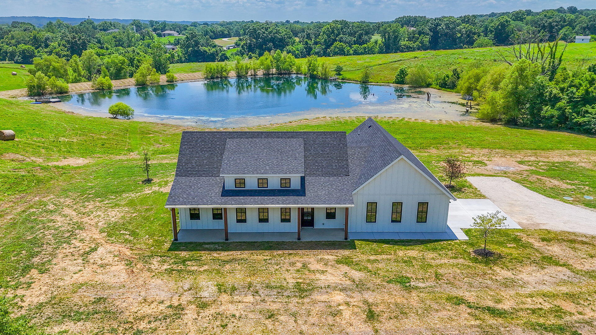 Property Photo: 5306 Tebbetts View Dr MO 65080