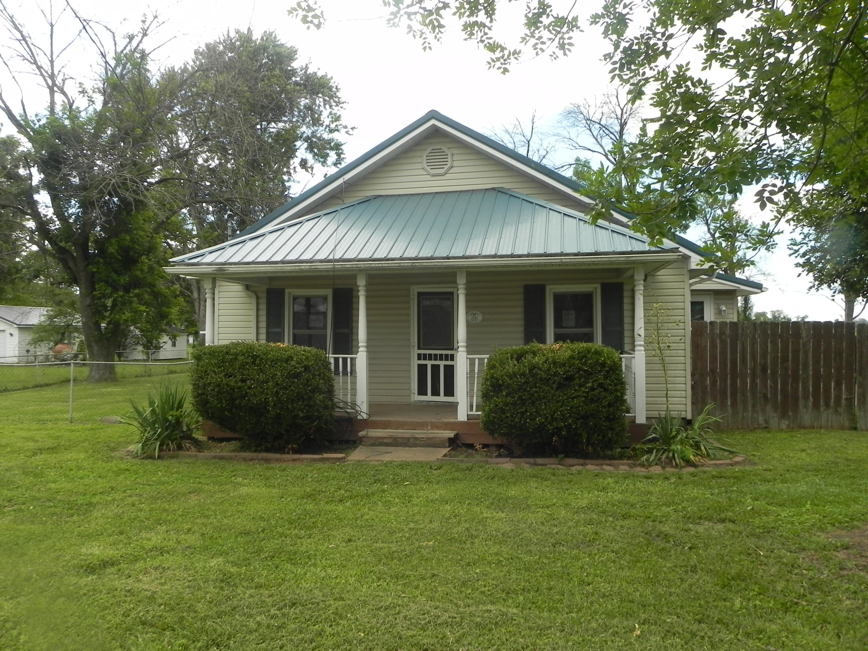 Property Photo:  205 W Harrison St  MO 63345 