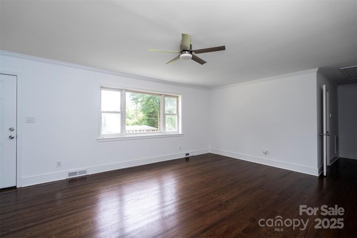 Property Photo:  6517 Elmwood Circle  NC 28214 