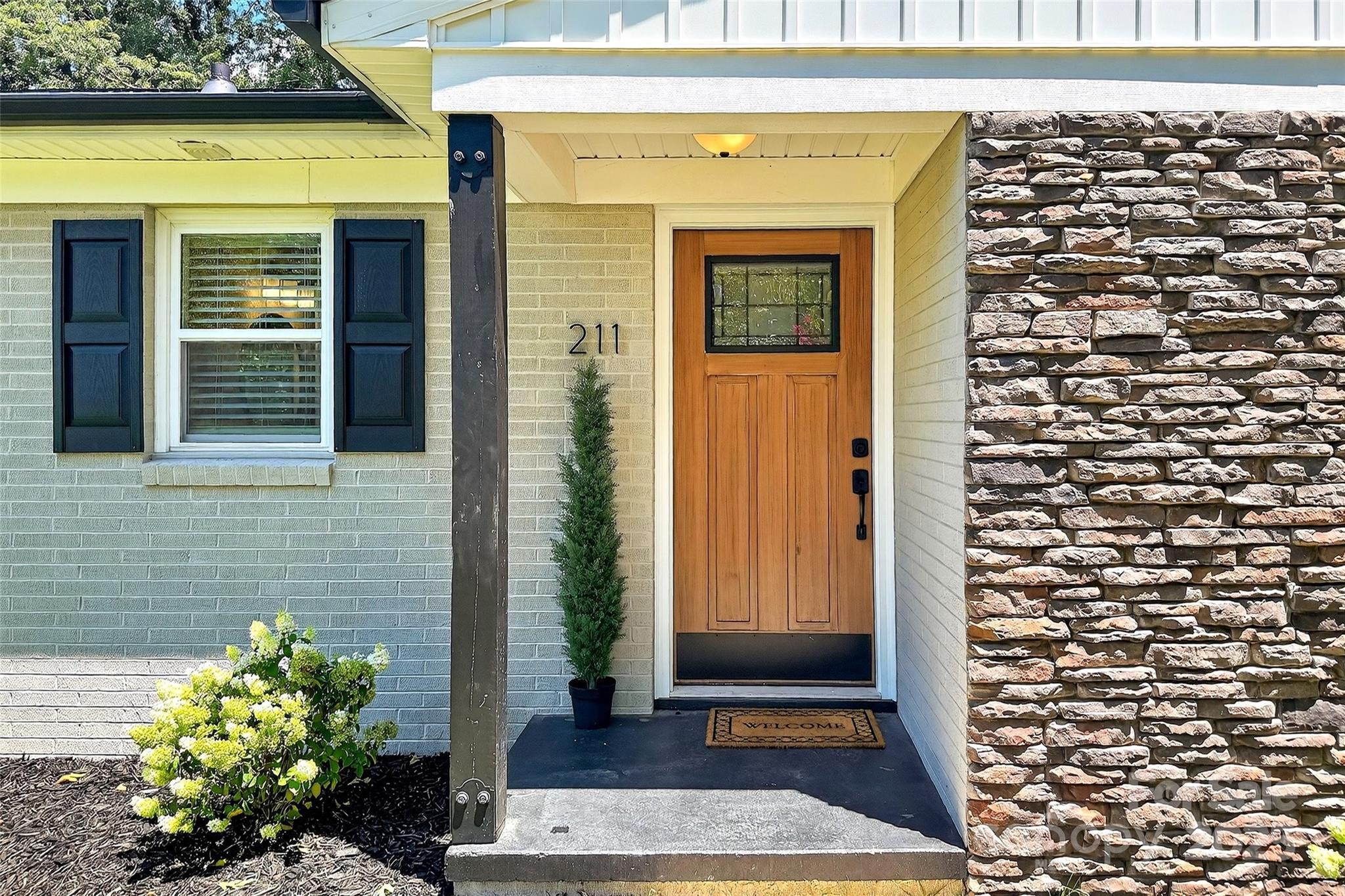Property Photo: 211 Hilltop Street NC 28655