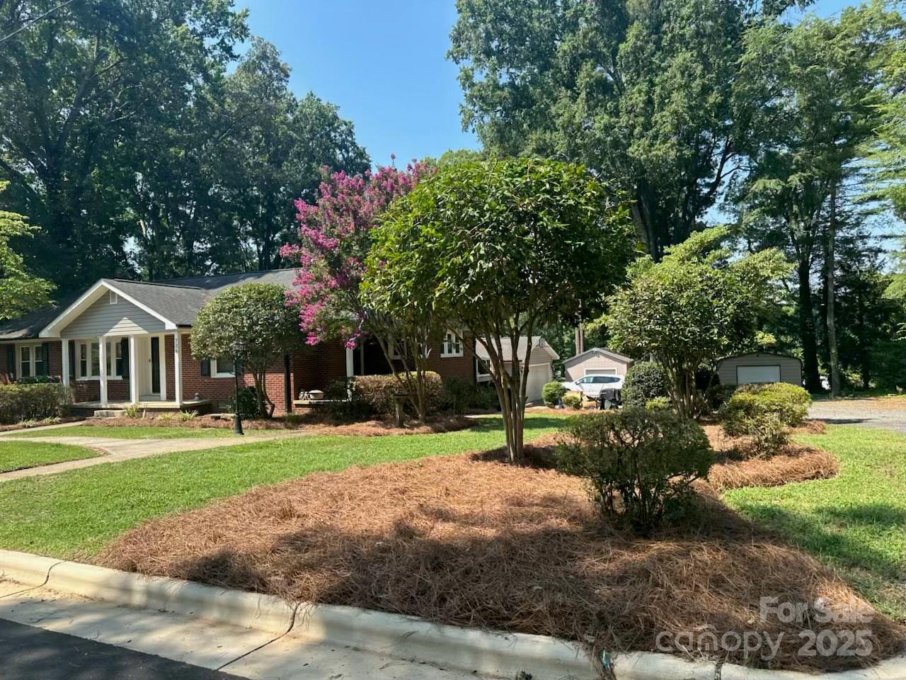 Property Photo: 736 Spring Street SW NC 28025