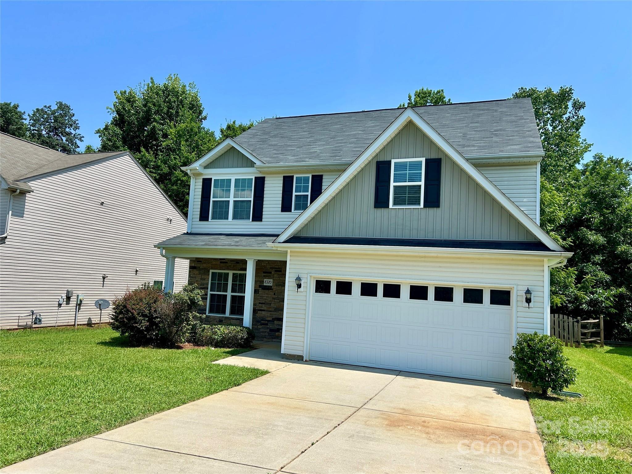 Property Photo: 8320 Suttonview Drive NC 28269