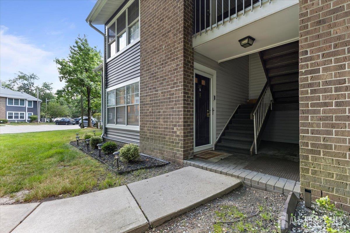 Property Photo:  63 Pennsylvania Way  NJ 08902 