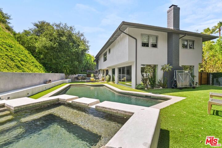 Property Photo:  7712 Chandelle Pl  CA 90046 