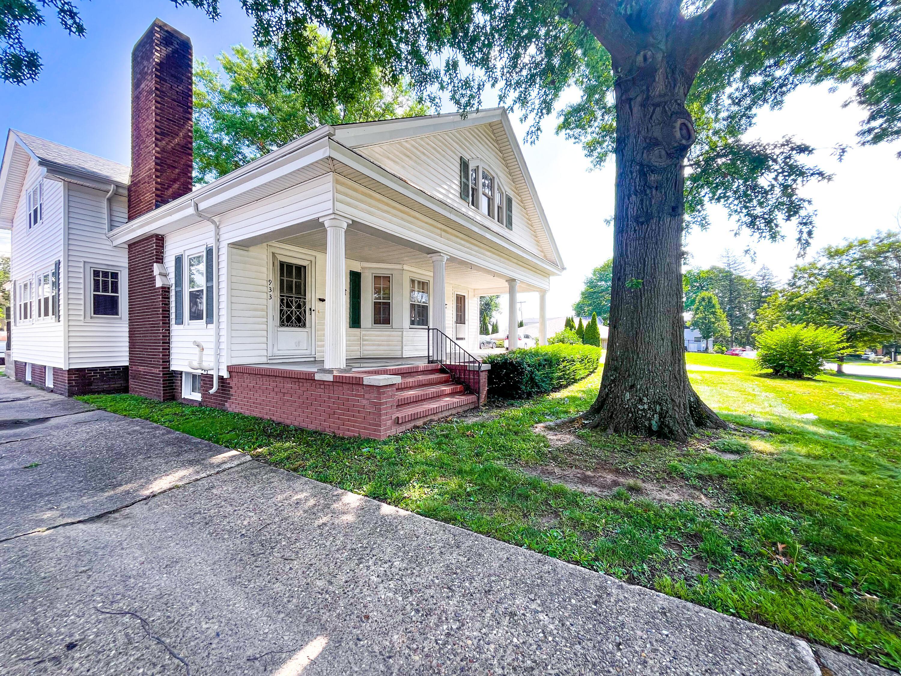 Property Photo: 933 Adair Avenue OH 43701