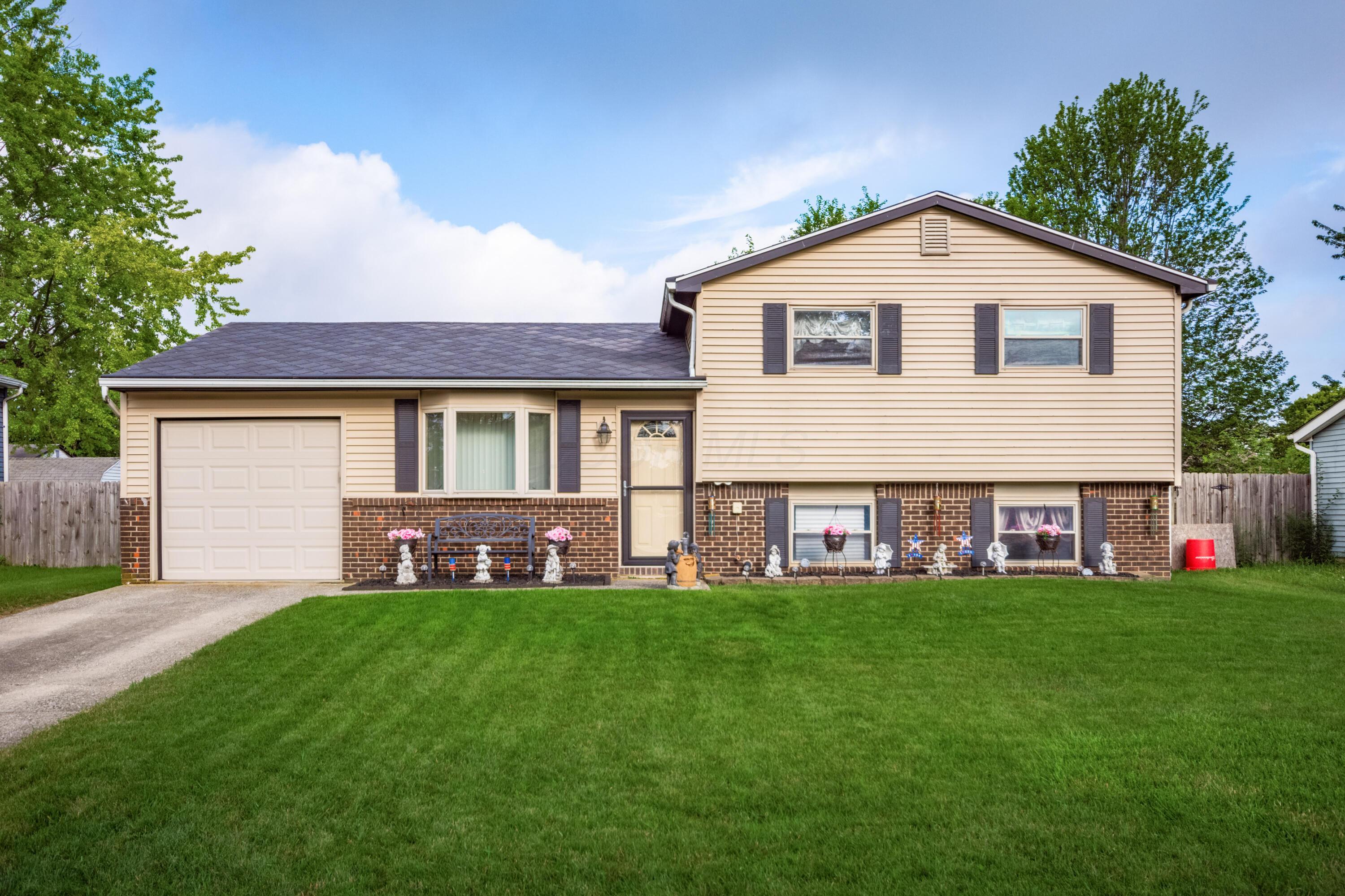 Property Photo: 229 Danbury Road OH 43162