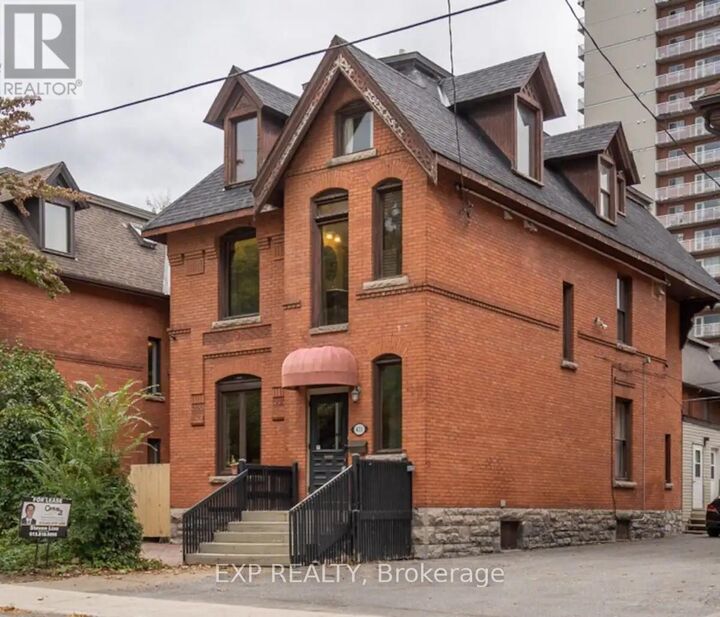 431 Gilmour Street  Ottawa ON K2P 0R5 photo