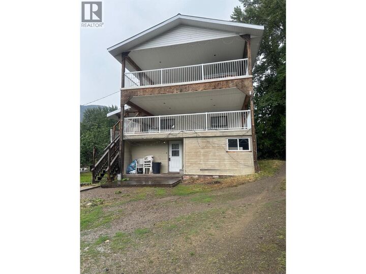 Property Photo: 319 Newman Street BC V0B 1W1