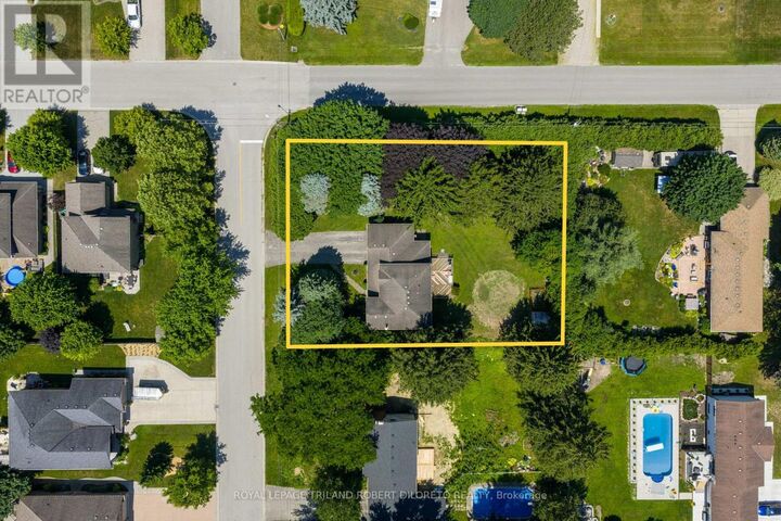 Property Photo: 223 Delaware Street North ON N0L 1R0