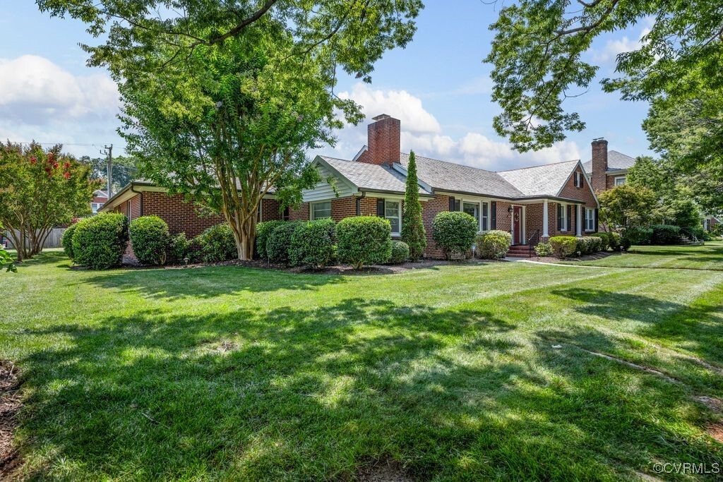 Property Photo: 4601 W Grace Street VA 23230