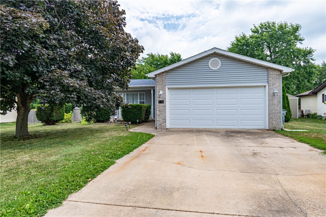 Property Photo:  130 S Illinois Street  IL 62573 