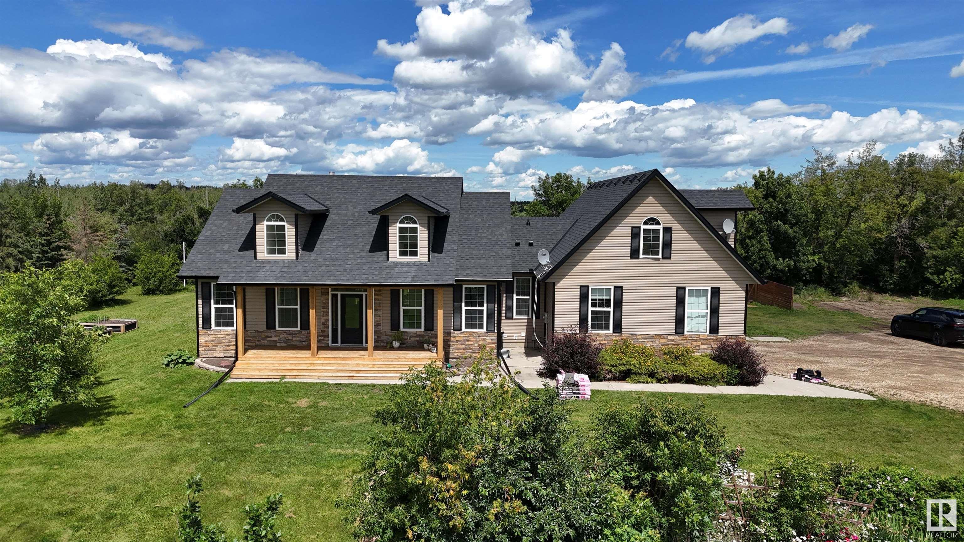 Property Photo: 55121 Rge Road 10 41 AB T8R 0K3