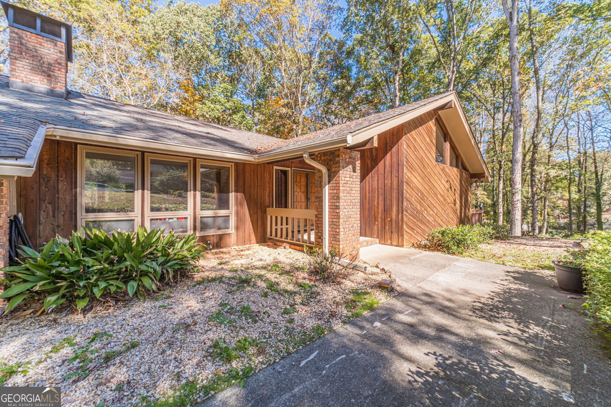 Property Photo: 2612 Country Club Drive SE GA 30013