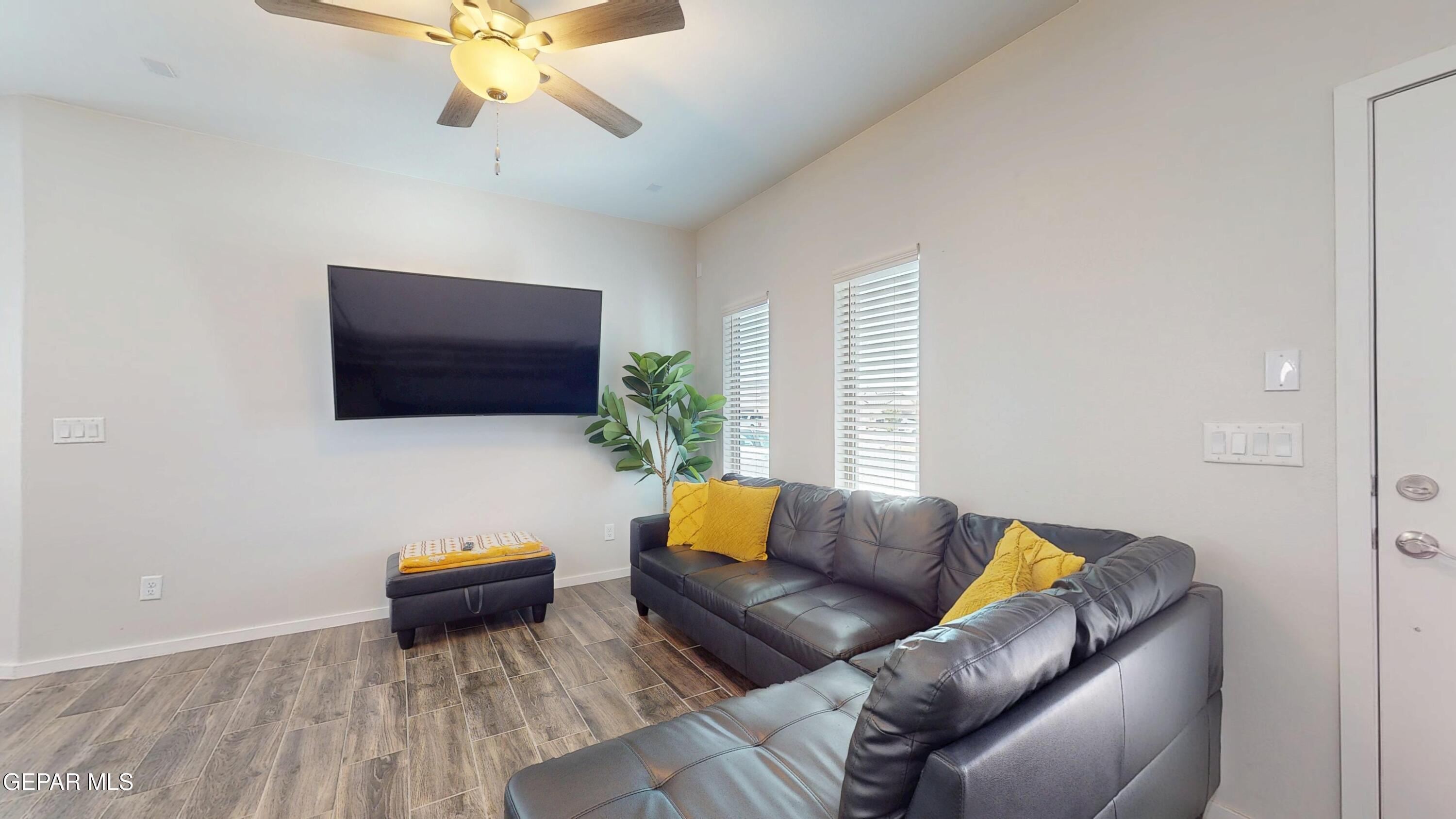 Property Photo: 951 Lulworth Place TX 79928