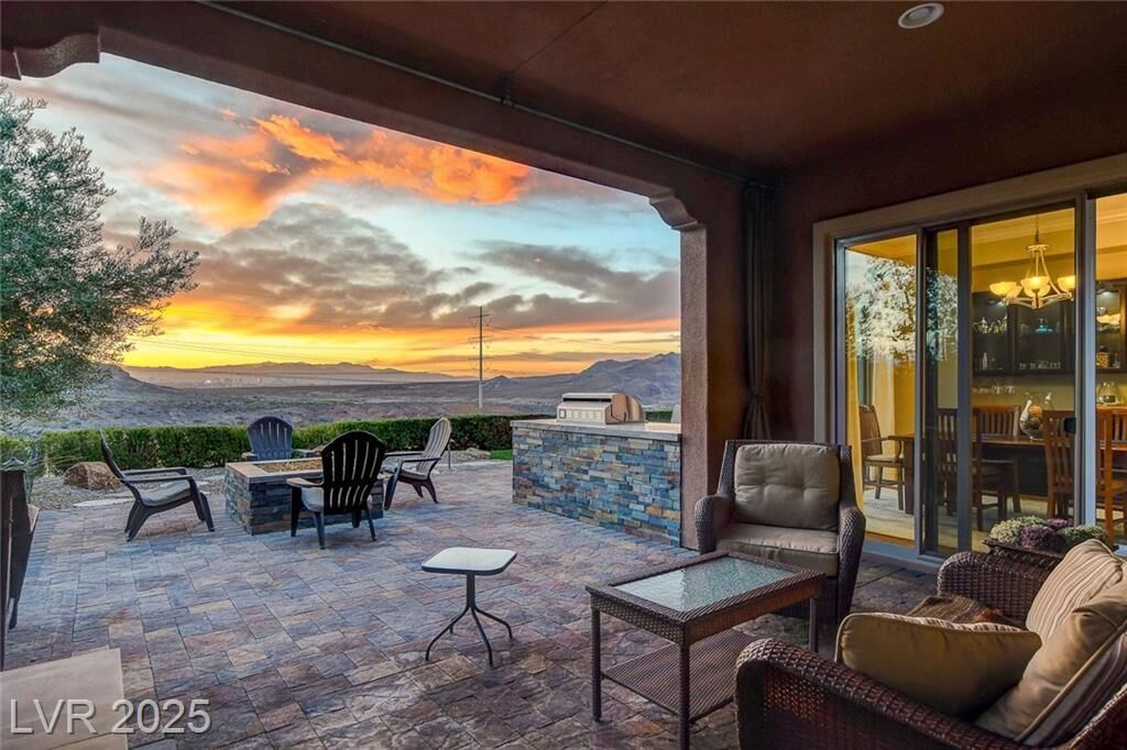 Property Photo:  7 Contrada Fiore Drive  NV 89011 