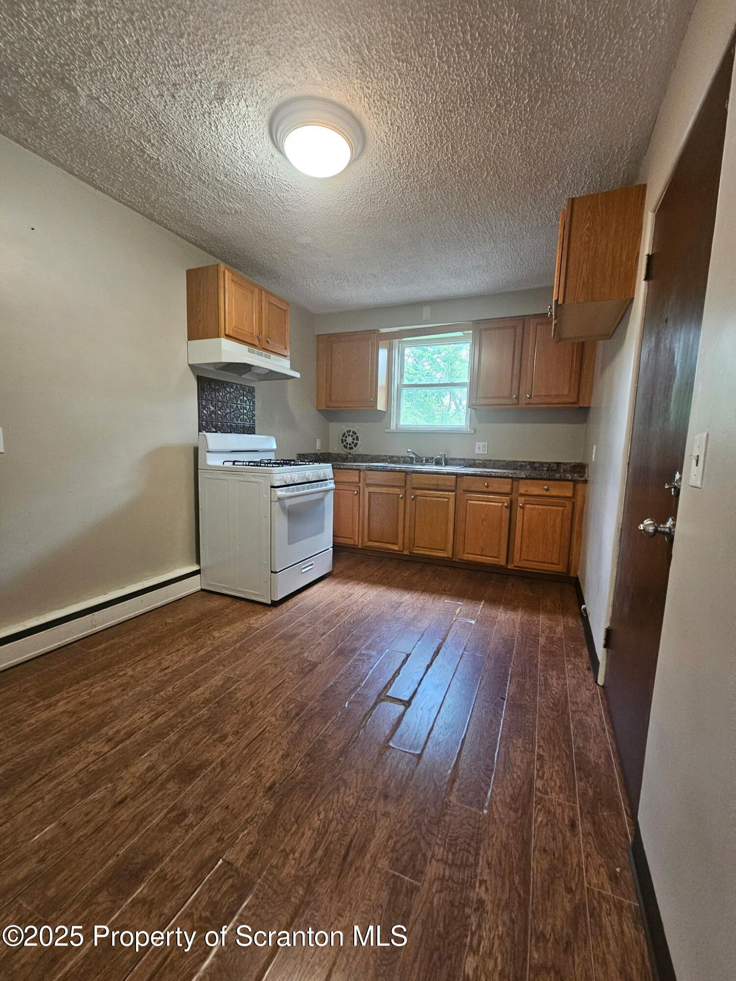 Property Photo:  240 E Grove Street 4  PA 18411 