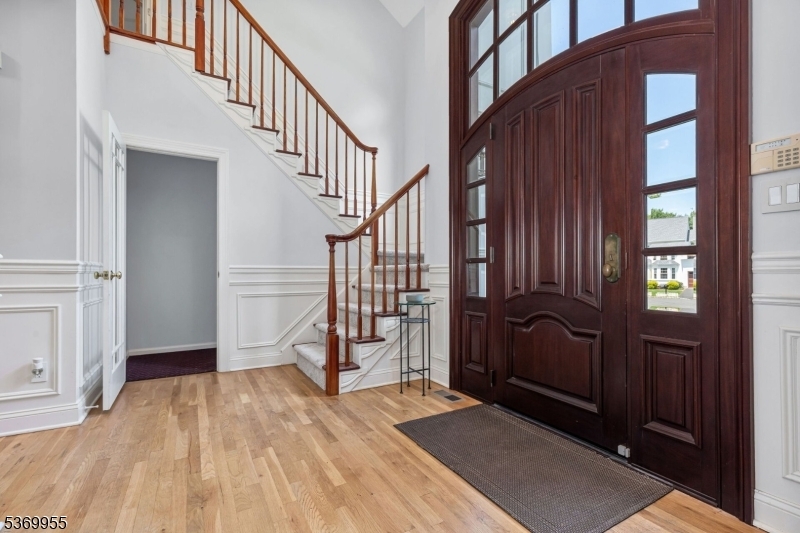 Property Photo: 1 Fox Ct NJ 07076
