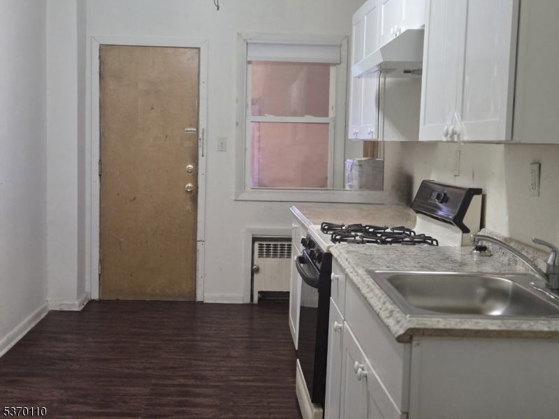 Property Photo: 528 Valley Brook Ave 2nd Fl NJ 07071