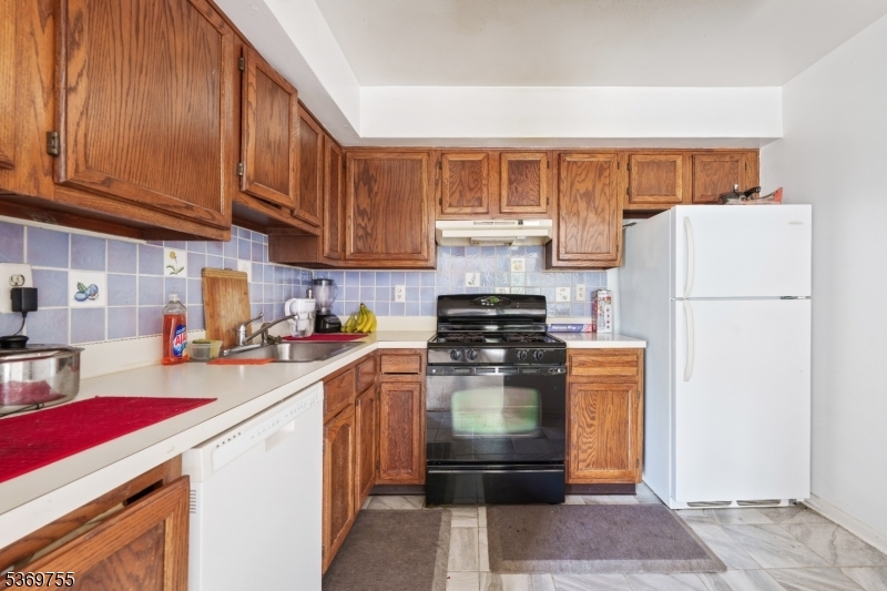 Property Photo: 306 Trinity Ct 12 NJ 08540