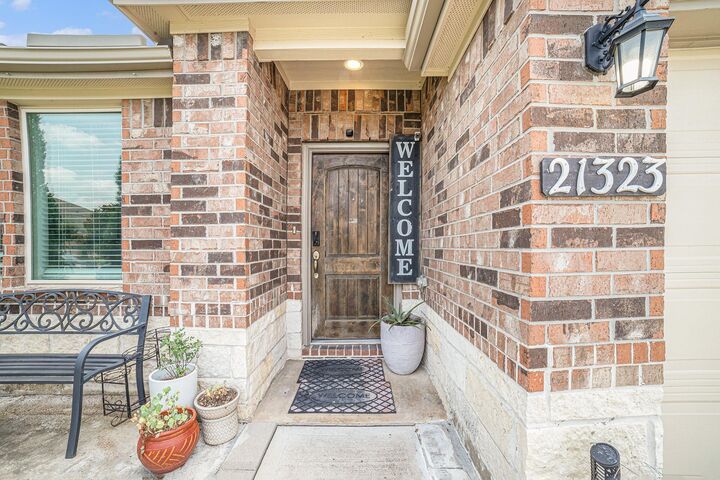 Property Photo: 21323 Cypress Live Oak TX 77433