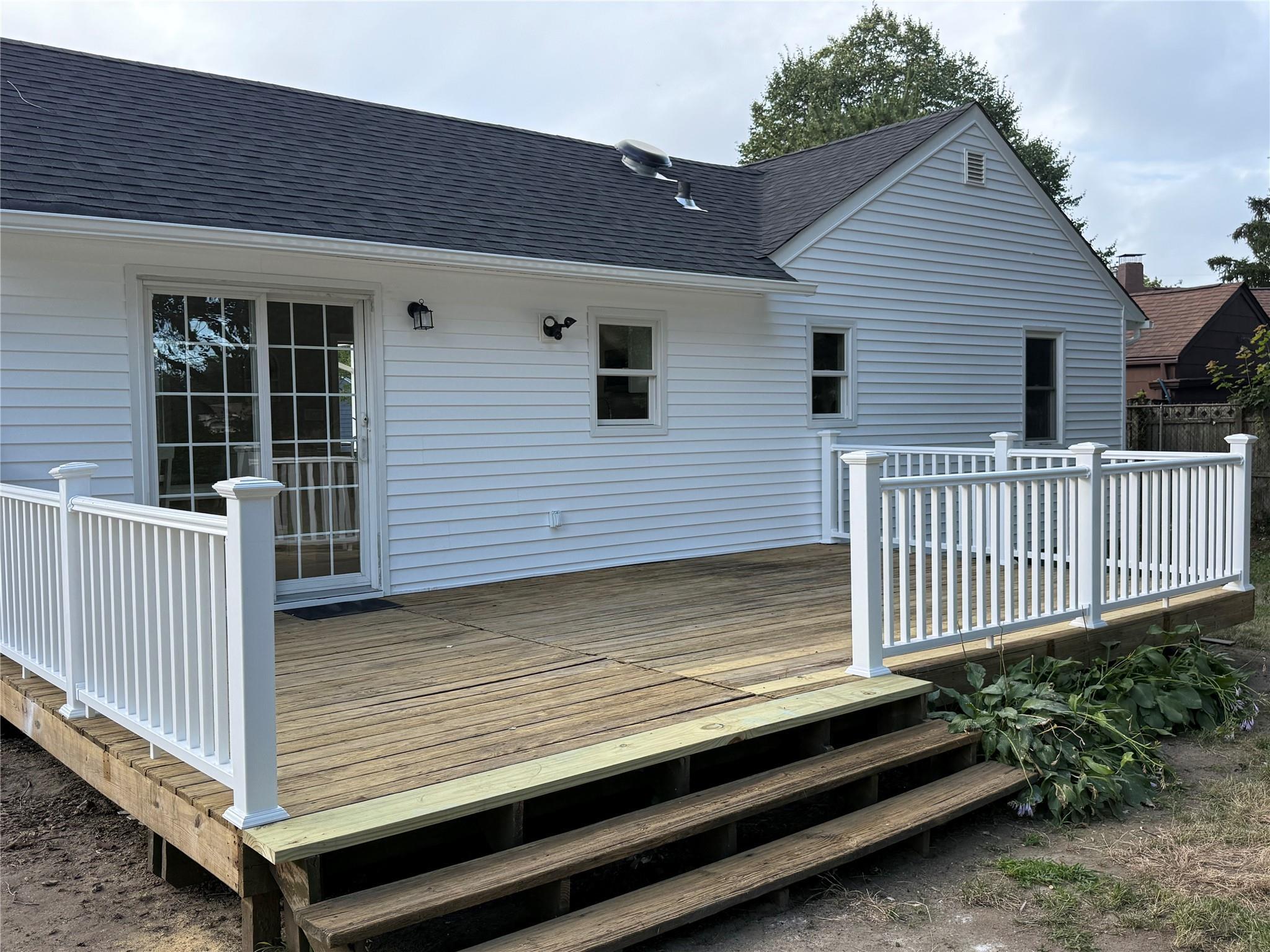 Property Photo:  22 Bradish Lane  NY 11702 