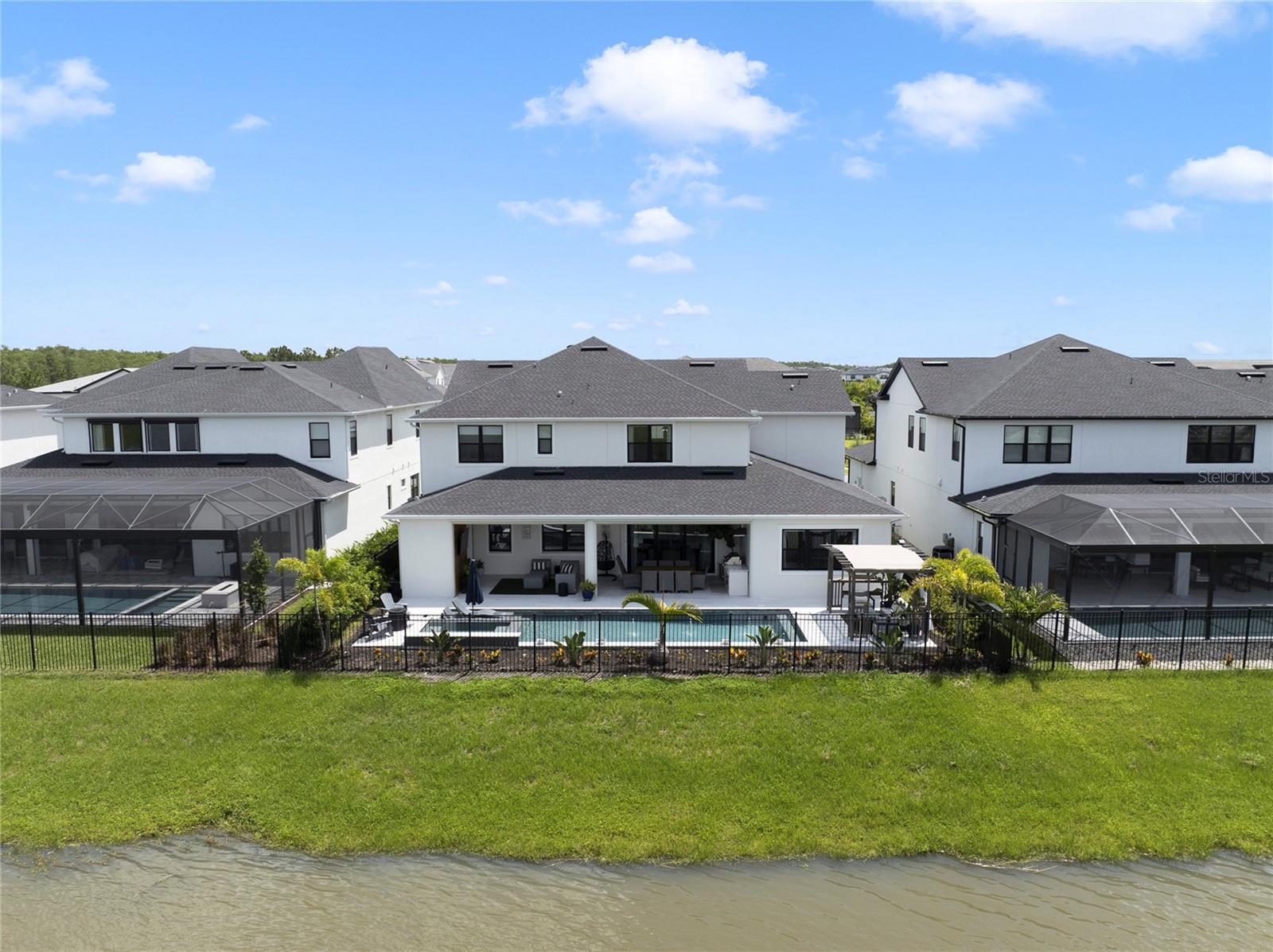 Property Photo: 9652 English Laurel Court FL 32827